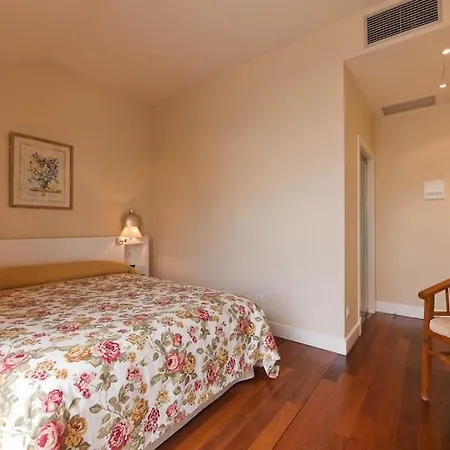 Puerta Gamboa 2* Vigo