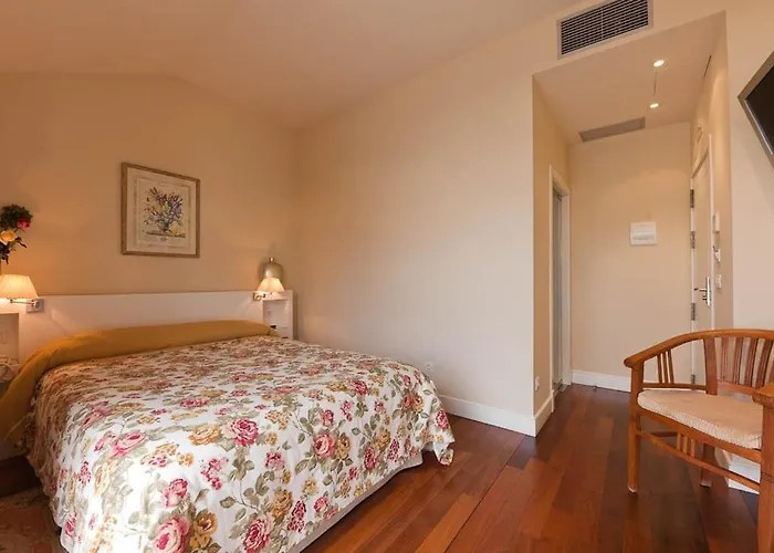 Puerta Gamboa 2* Vigo